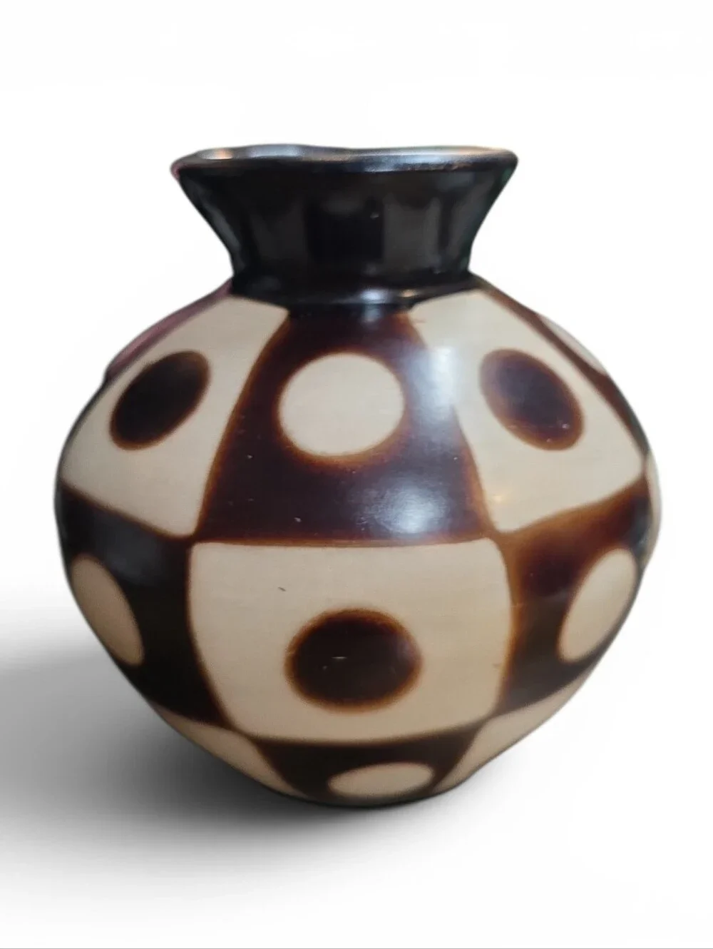 Chulucanas Handmade Vase by Valeriano Paz, Signed